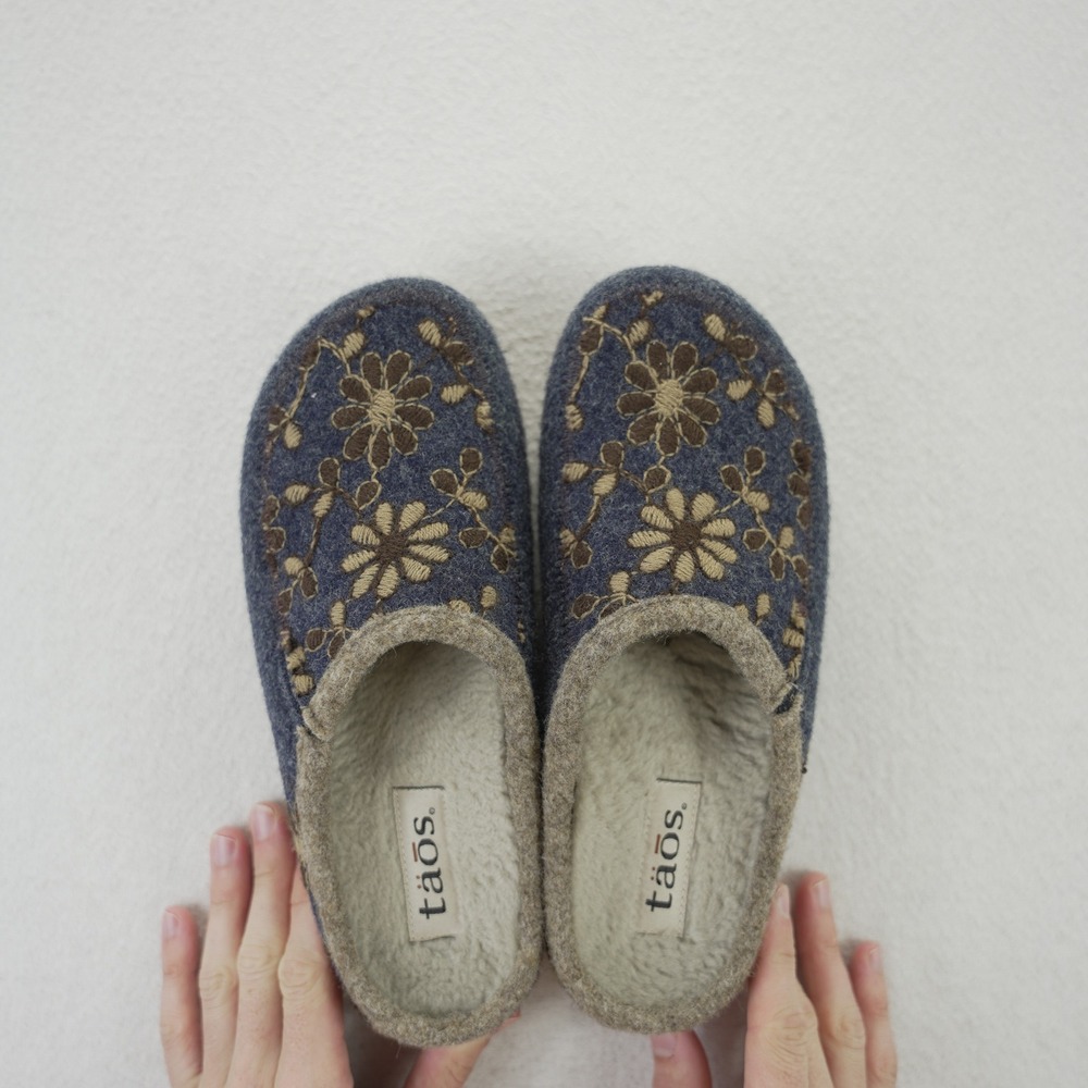 Taos Woolderness Blue Wool Floral Embroidered Slip-on Clogs Spain Womens 39